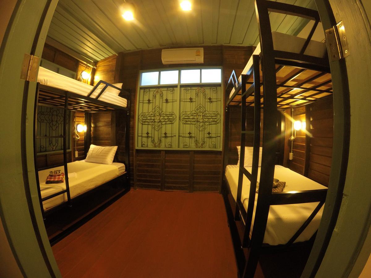 La Moon Hostel Bangkok Bagian luar foto