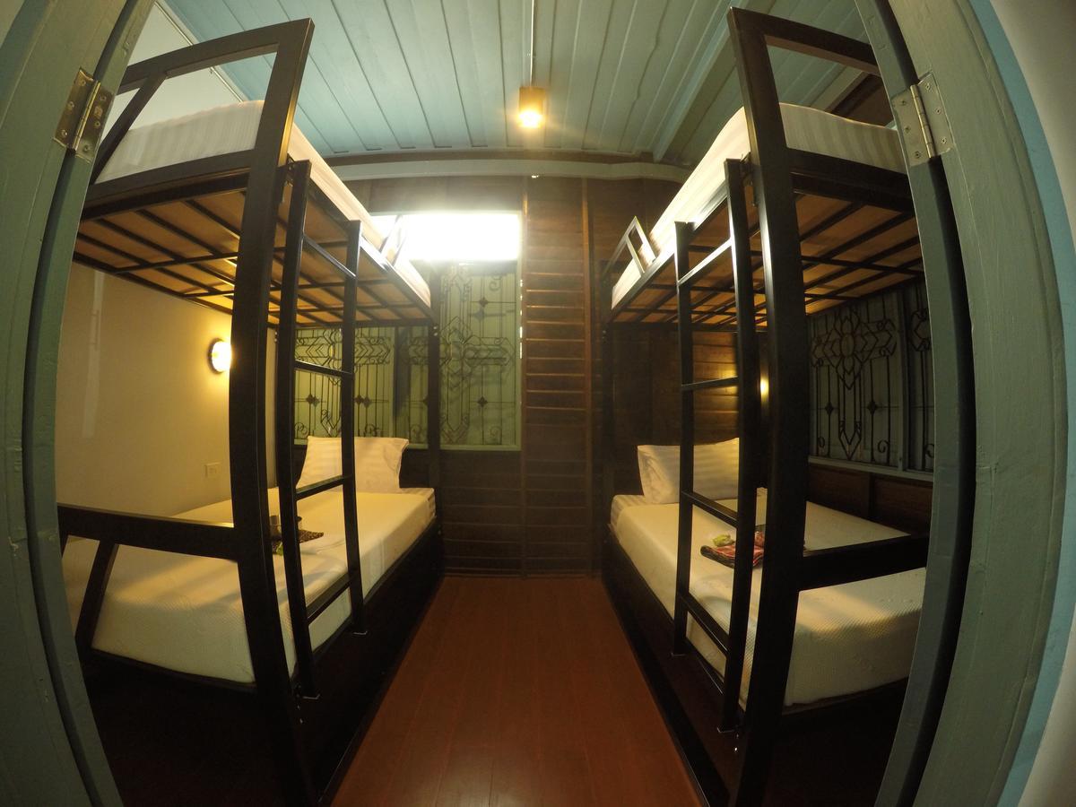La Moon Hostel Bangkok Bagian luar foto