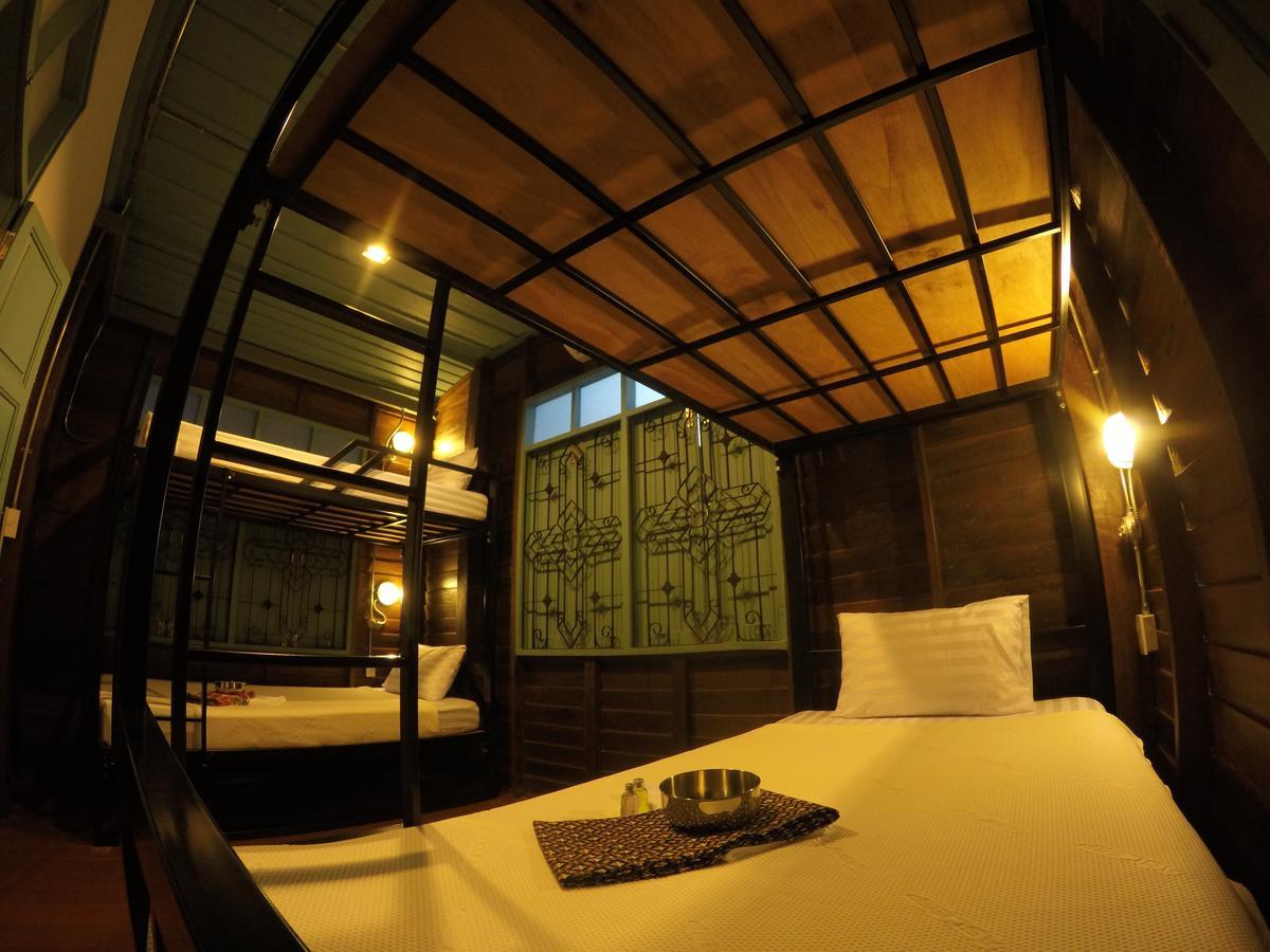 La Moon Hostel Bangkok Bagian luar foto