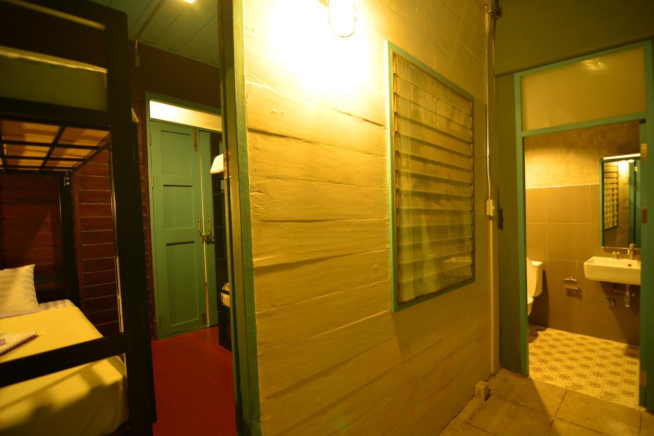 La Moon Hostel Bangkok Bagian luar foto