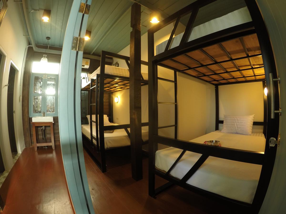 La Moon Hostel Bangkok Bagian luar foto