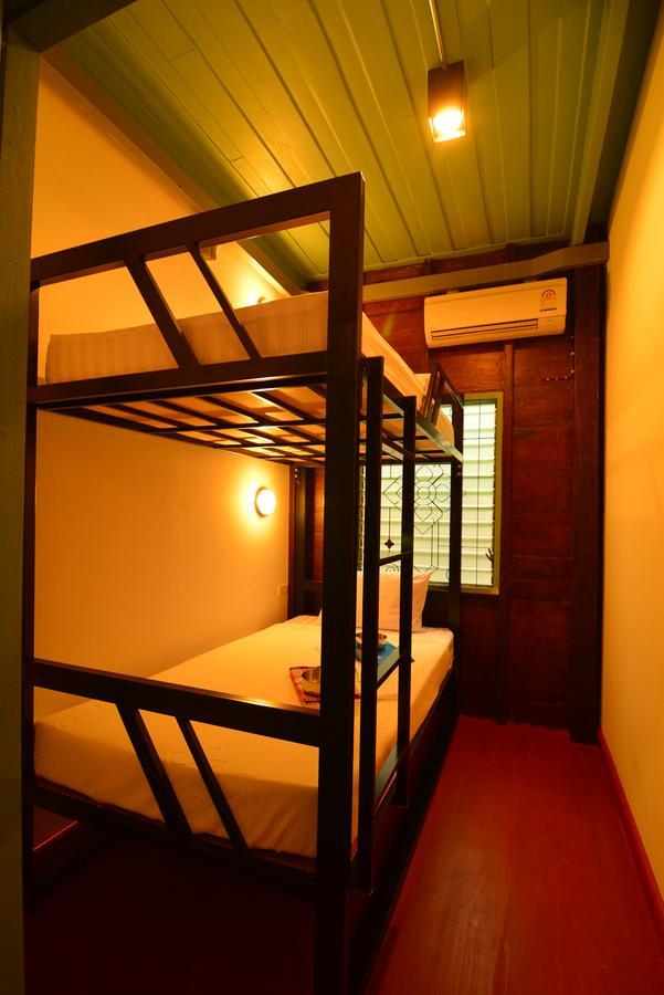 La Moon Hostel Bangkok Bagian luar foto